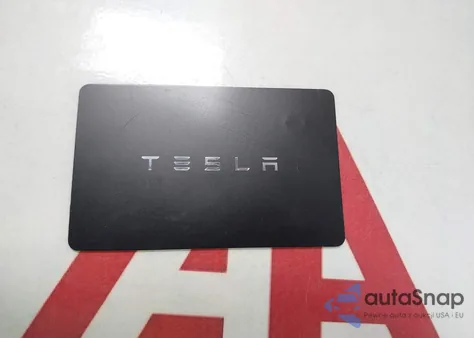 2026 Tesla Model Y Long Range Dual Motor All-Wheel Drive/Long Range Launch Series z USA, uszkodzony, nr VIN 7SAYGDEE0TA450974